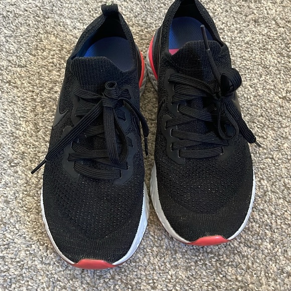Nike Epic React Flyknit - Picture 2 of 6